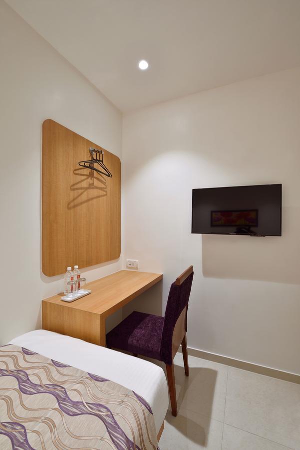 Hotel Leafio-Near Airport Mumbai Exterior photo